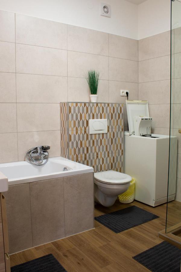 Titan Apartman Gyula Ngoại thất bức ảnh