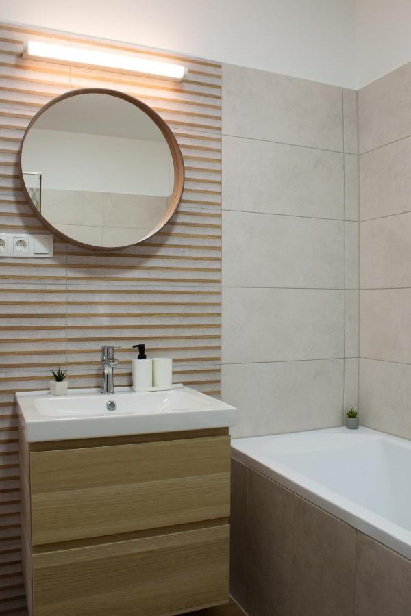 Titan Apartman Gyula Ngoại thất bức ảnh