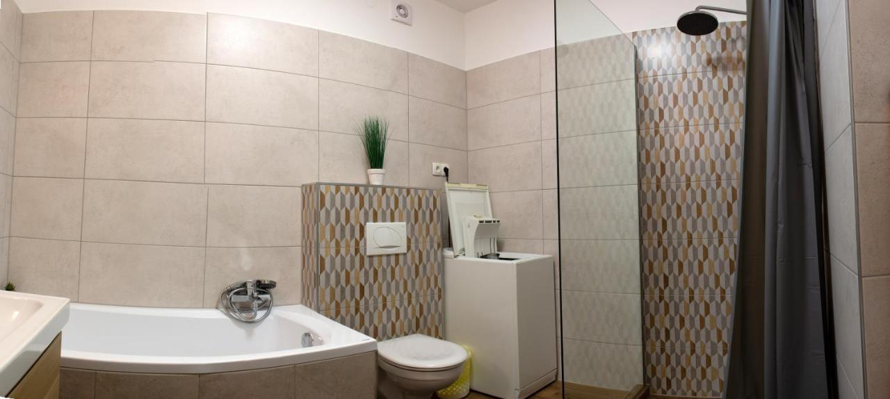 Titan Apartman Gyula Ngoại thất bức ảnh