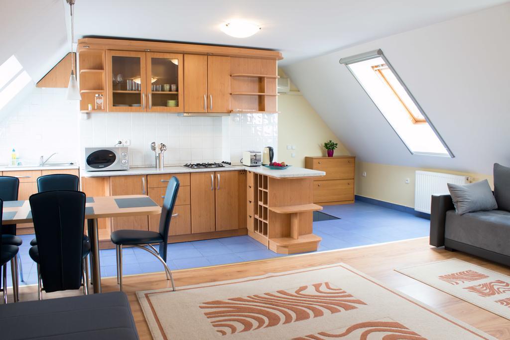 Titan Apartman Gyula Ngoại thất bức ảnh